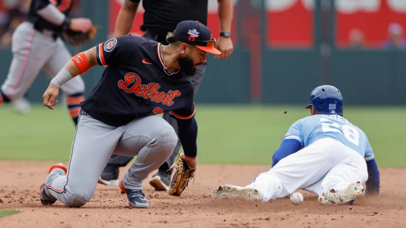 Royals beat Tigers 11-7 for 8th straight win